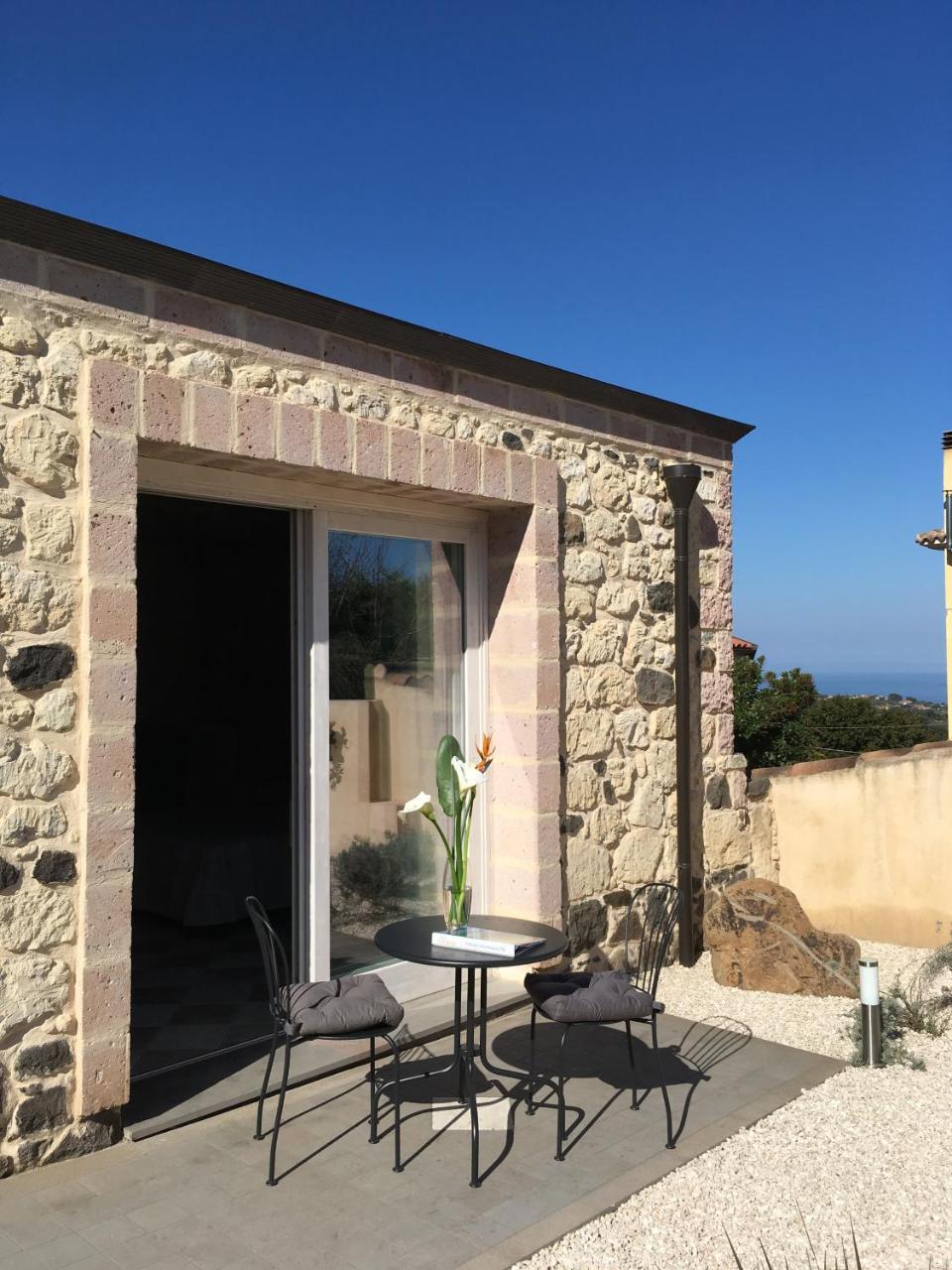 La Petite Maison Tresnuraghes Exterior photo